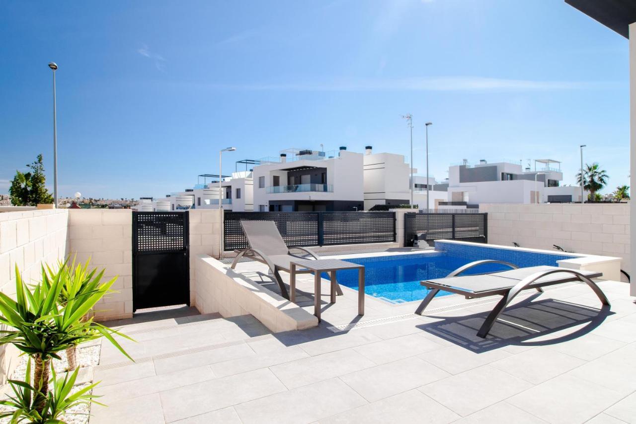 Villa De Lujo Con Piscina 오리후엘라 외부 사진