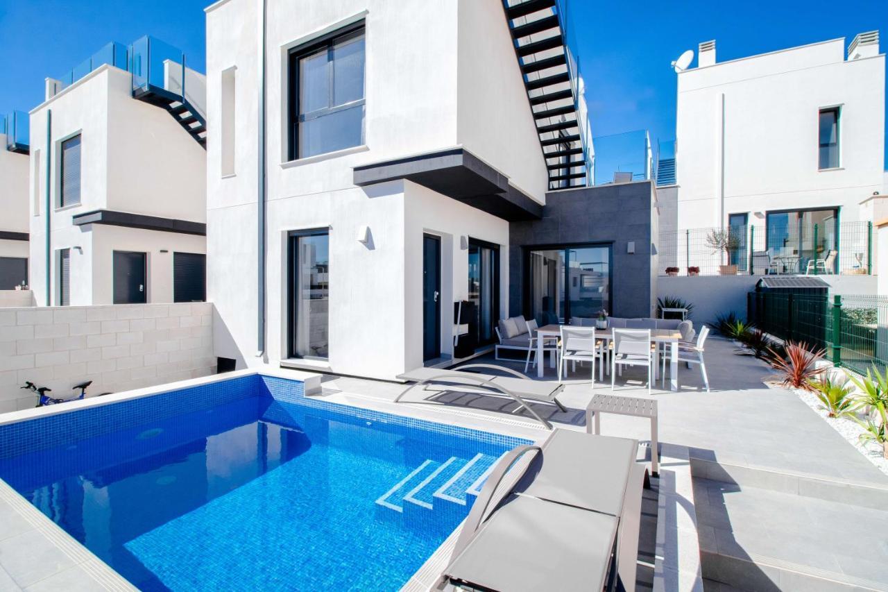 Villa De Lujo Con Piscina 오리후엘라 외부 사진