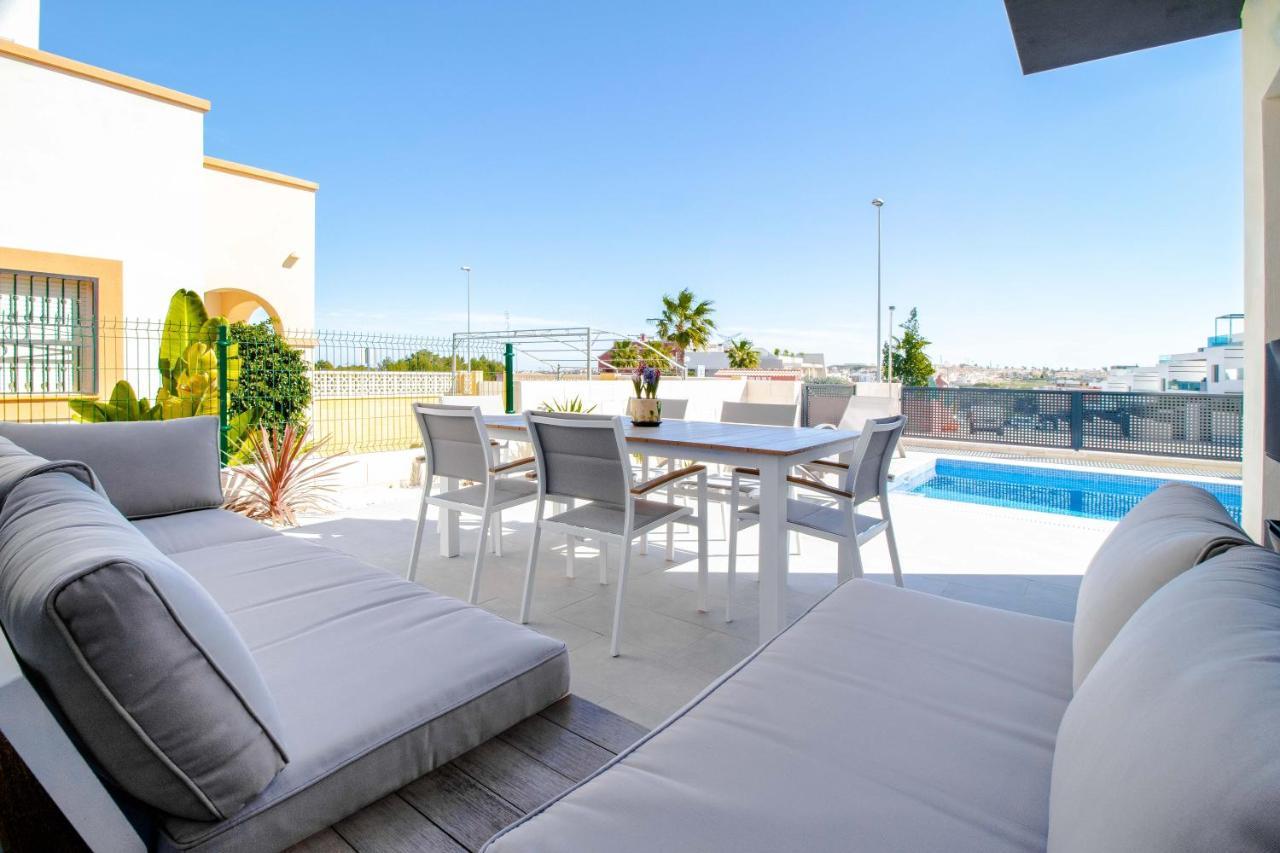 Villa De Lujo Con Piscina 오리후엘라 외부 사진