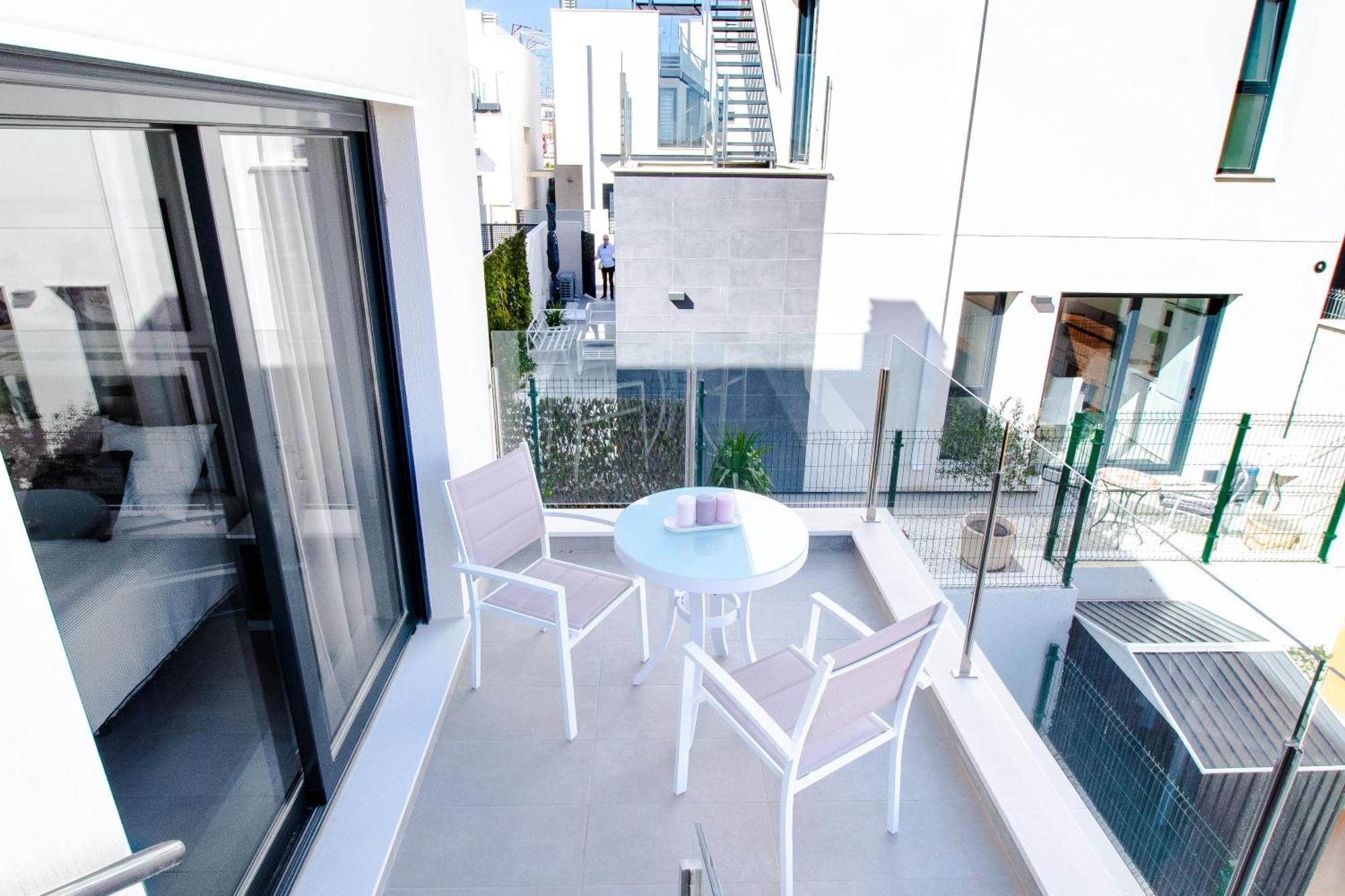 Villa De Lujo Con Piscina 오리후엘라 외부 사진