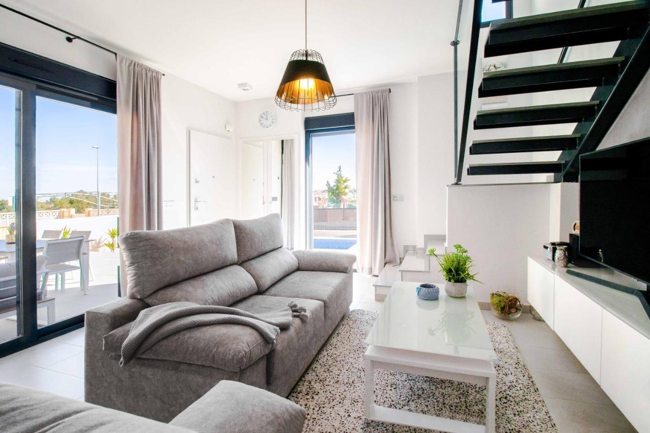 Villa De Lujo Con Piscina 오리후엘라 외부 사진