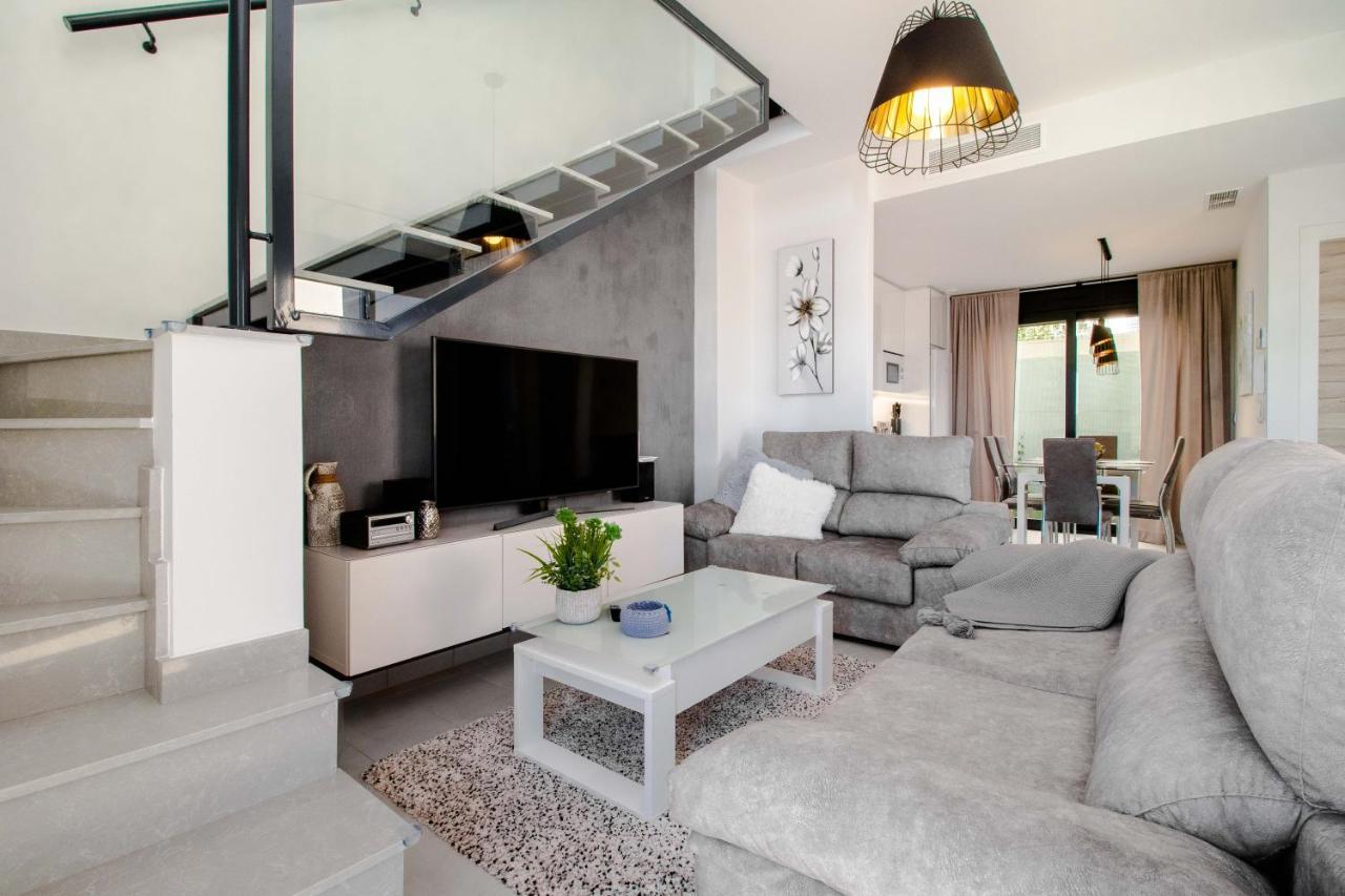 Villa De Lujo Con Piscina 오리후엘라 외부 사진