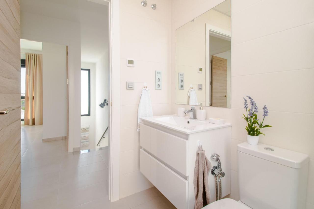 Villa De Lujo Con Piscina 오리후엘라 외부 사진