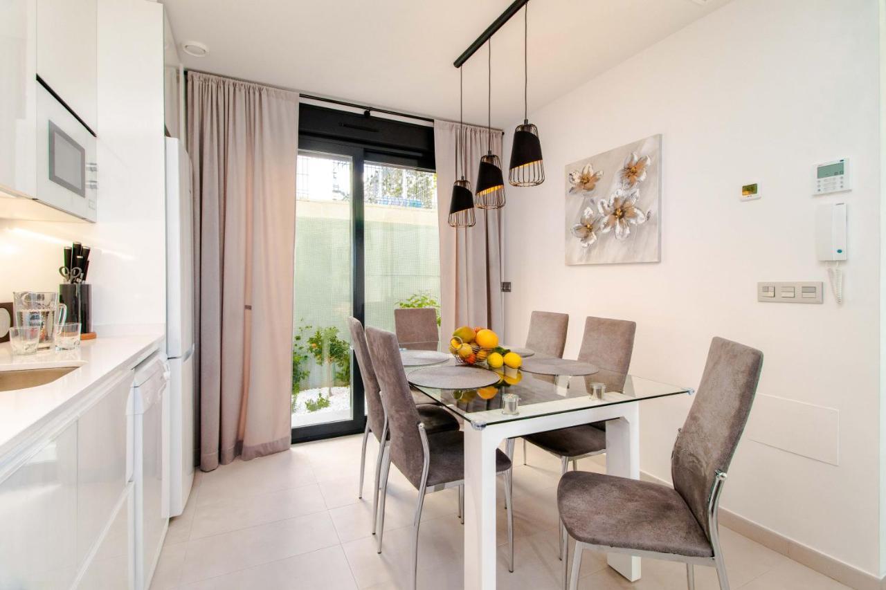 Villa De Lujo Con Piscina 오리후엘라 외부 사진