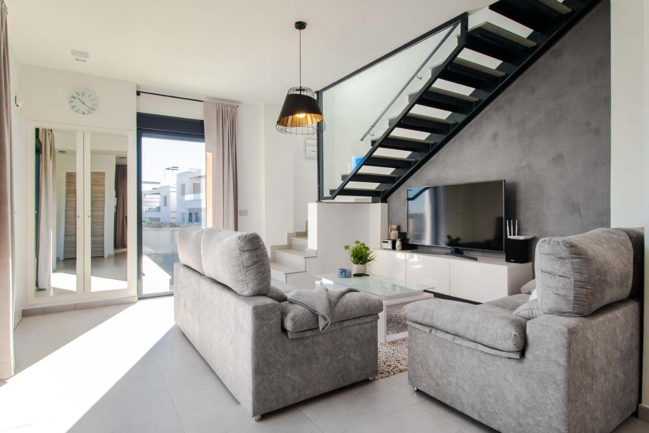 Villa De Lujo Con Piscina 오리후엘라 외부 사진